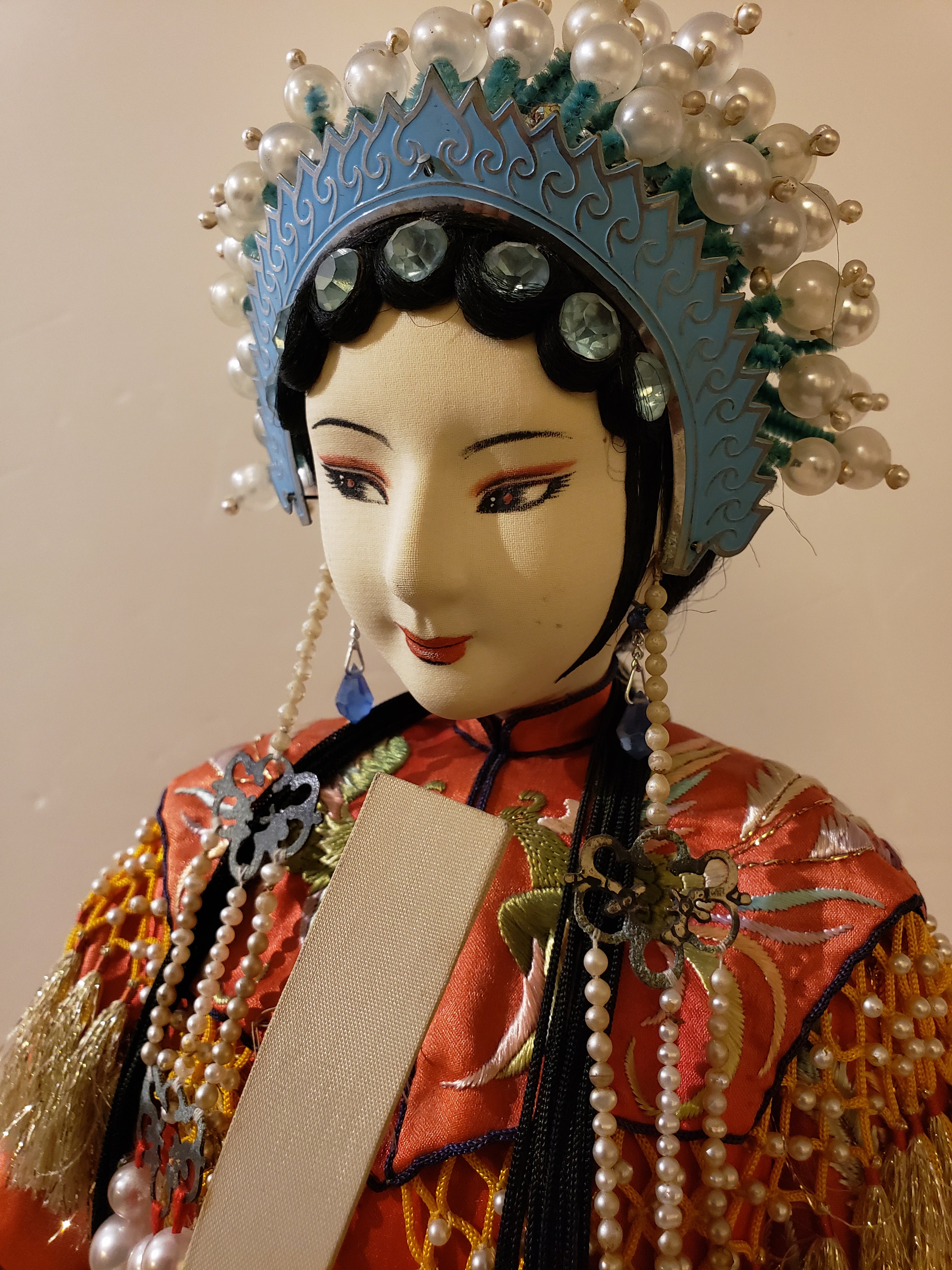 Old Chinese female hero doll