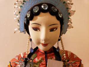 Old Chinese female hero doll