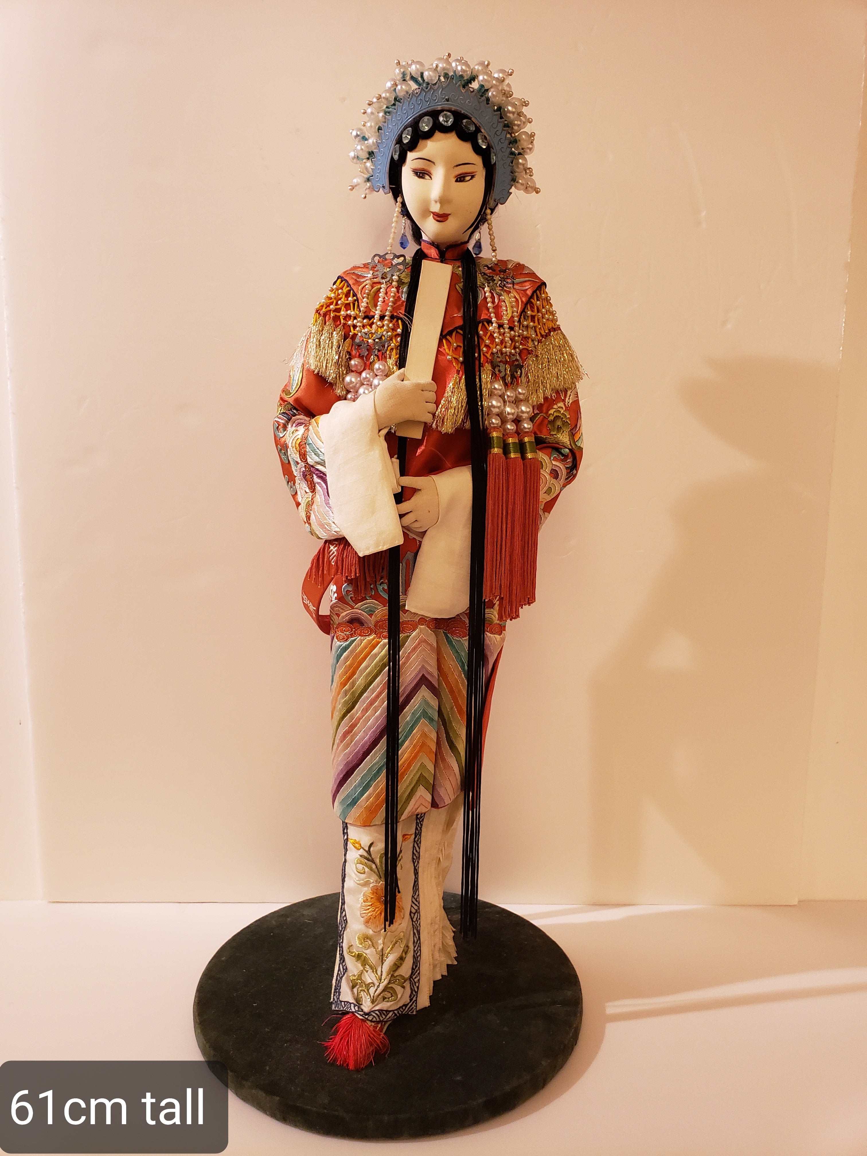 Old Chinese female hero doll