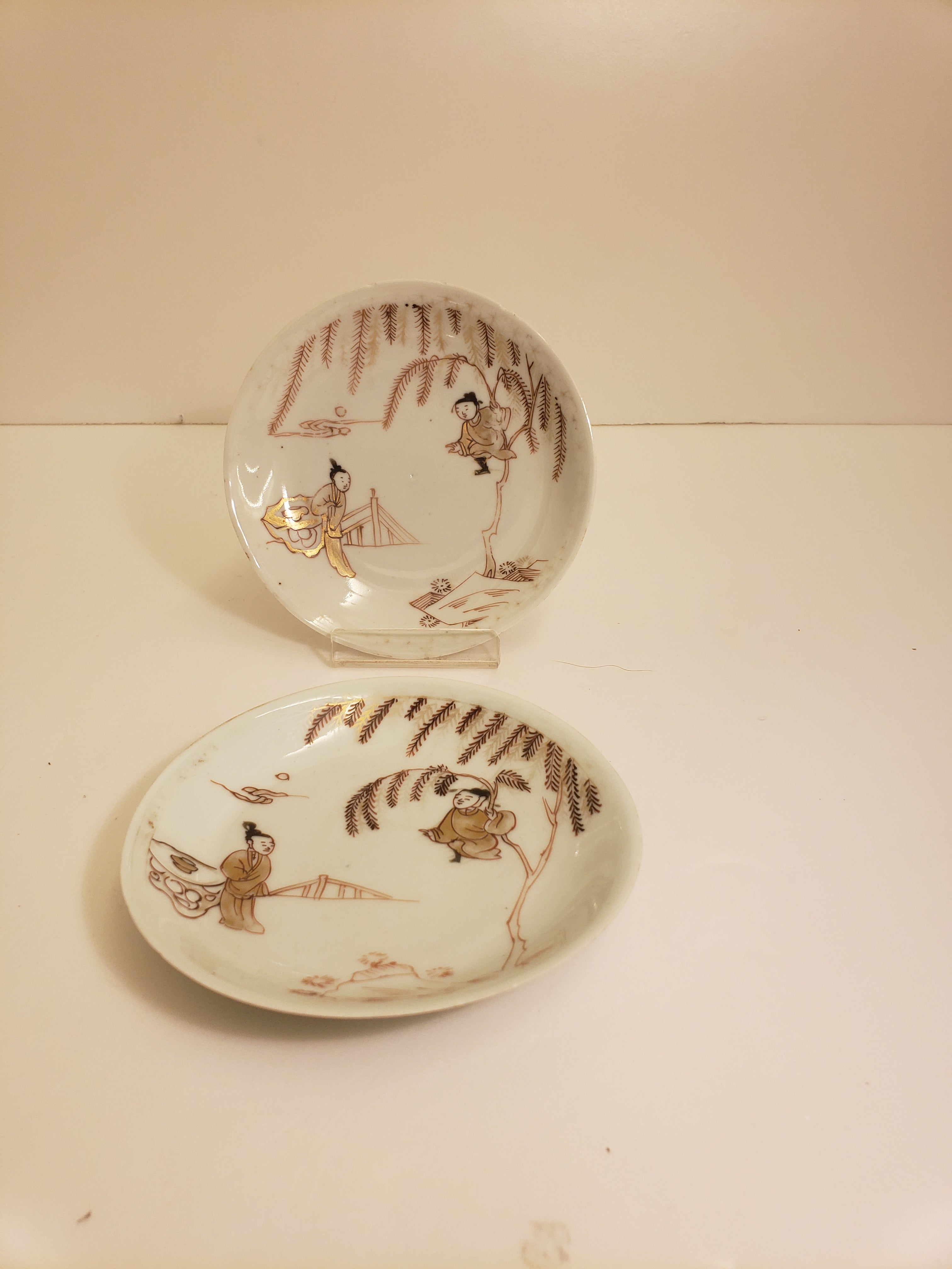 Pair of dishes 18th century