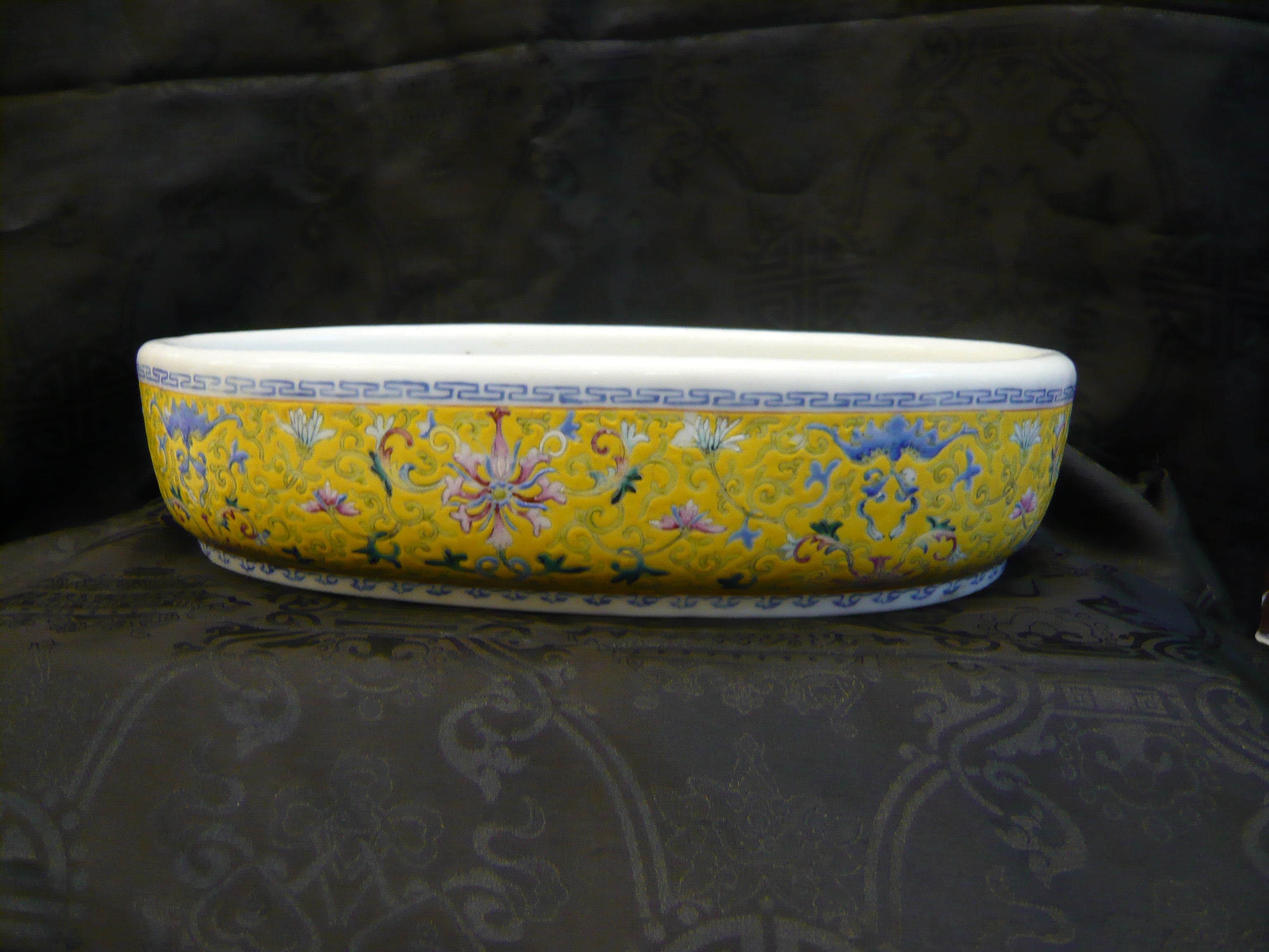 Qing yellow enamel bowl